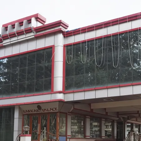 Hotel Sarkar Palace Отели рядом с достопримечательностью «Говермент Ботаникал Гарден»