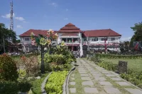 Front One Budget Malang by Azana