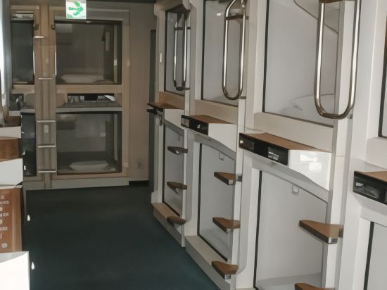 Capsule Hotel Kobe Sannomiya (Male Only)