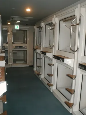 Capsule Hotel Kobe Sannomiya (Male Only) Hotels in 