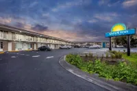Days Inn by Wyndham Apopka/Orlando - Parking