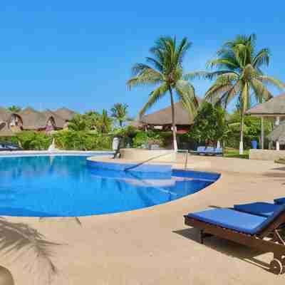Swimming pool villa in secure residence with dream beach! 150 m from shops Fitness & Recreational Facilities