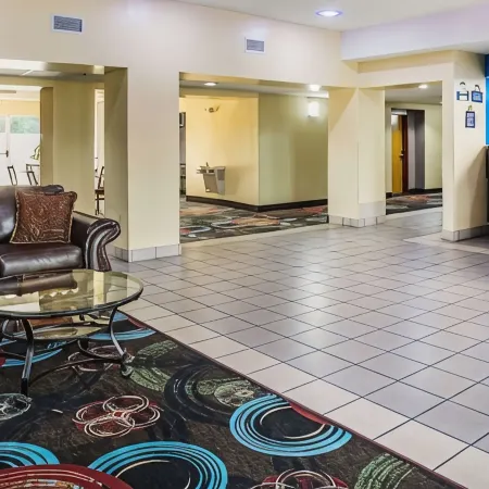 Days Inn & Suites by Wyndham Foley