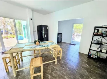 รูปภาพของ2 bedrooms 400 m from the beach