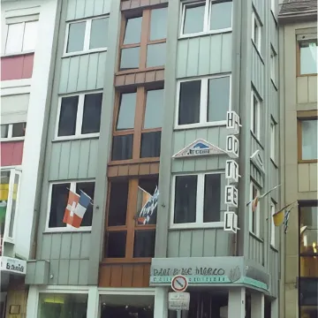 Avenue Hotel