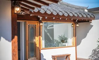 Gyeongju Alcheon Stay Hanok Private House