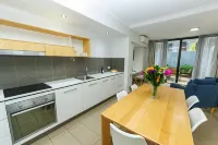 Atrio Apartments Отели в г. Fortitude Valley