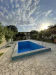Villa Quattro - Comfortable Villa with open pool Hotel di 