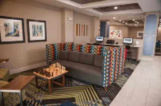 智選假日套房酒店諾福克 by IHG 羅福酒店