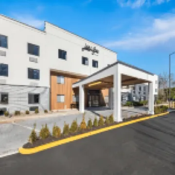 Latitude Suites Tinton Falls, Part of Unscripted by Hyatt Hotel di 