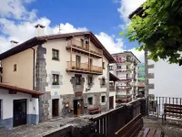 Hostal Musunzar Hotels in 