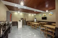 Zhongfu Garden Hotel (Nanyang Jiangying Airport)
