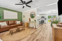 Charming 3Bed House in Crystal River, 5 min to Boat ramp Sleeps 8 - Boutique