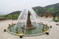 Longkou Alley Homestay (Poly Plaza Longfor Paradise Walk)