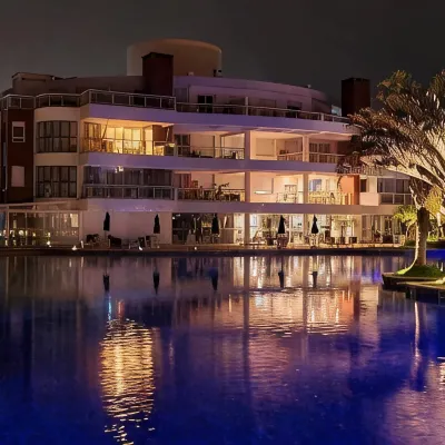 Gustavo Funchal Hotels near بونتا داس كاناس