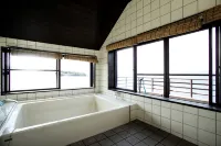 seaside-uwakai