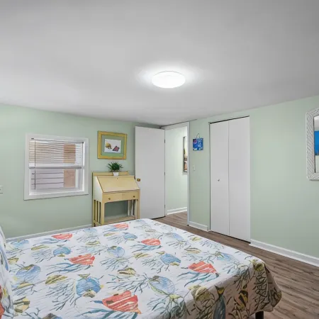 "Sand Dollar Suites" Suite 2: A Short Stroll from Our Sandy Shores!