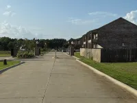 2027- 3-bedroom condo with comfort & amenities near Resturant’s & shopping. Hotels in DeRidder