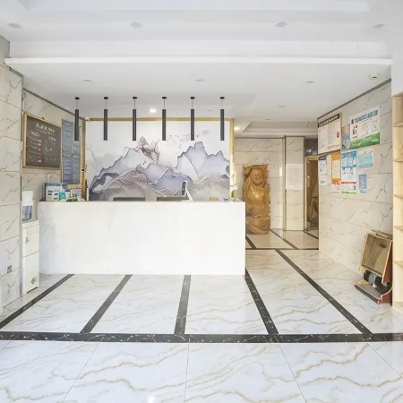 Qingmu Hotel (Hexian Xiaoshikouzhen Huai Commercial Street)