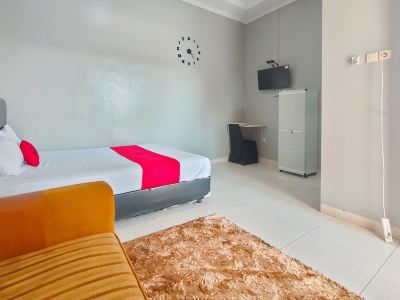 RedDoorz at NN Guest House Exit Tol Klodran Solo