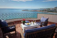 In front of the sea in Sitges - 3-Star