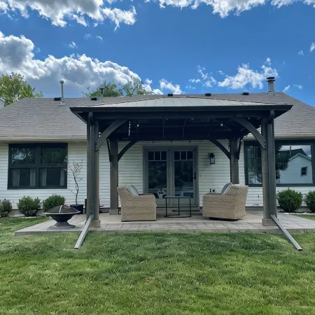 3-bedroom King Suite Garage with WiFi