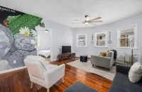 Spacious & Stylish 5 -Bed 2 Bath House in Charming Providence, a Block from PC - Bungalows