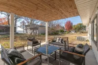 Clear Lake Escape - Lake Views, Pool Table, Ping Pong Table, Fire Pit