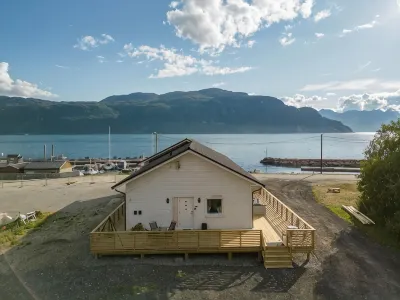Alpan Apartments, Lyngenfjord Hotel a 