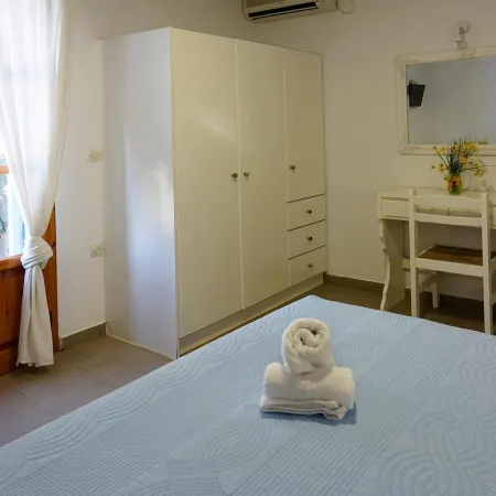 Elena Studios & Apartments