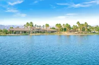 Lakefront Luxury Villa 4 bedroom+loft with Pool