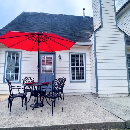 4 BR home quiet and peaceful Отели в г. Чембли