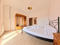 Villa Arianna – Panorama Suite, Lake Garda view apartment with pool Hotels in Tignale