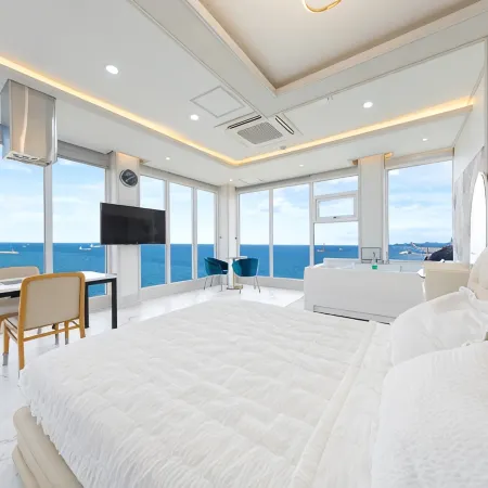 Samcheok White Romantic Pension