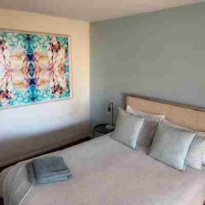 Modern, fully equipped, and pet-friendly accommodation. Rooms