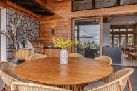 Luxurious 4 Bedroom Retreat, Private Pool, Located in KuKui' Ula Community. - プライペートプール
