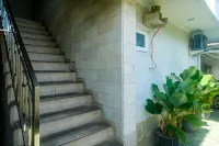 RedDoorz Plus near Adisucipto Airport 2 - Guest houses