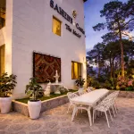 Hotel Saheb's Castle - Best Mountain View & Jacuzzi Suites, McLeodganj - Afhentnings-/afleveringstjenester