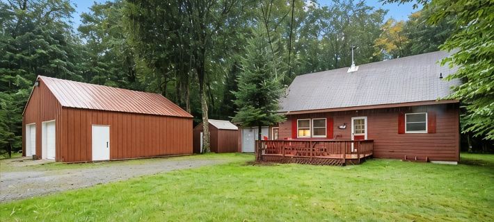 Eagle Bay ADK Lake House Vacation Hotels in Herkimer County