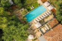 Detached 2-Bedroom House with Private Garden and Terrace. Quiet Location and Pool - Wifi