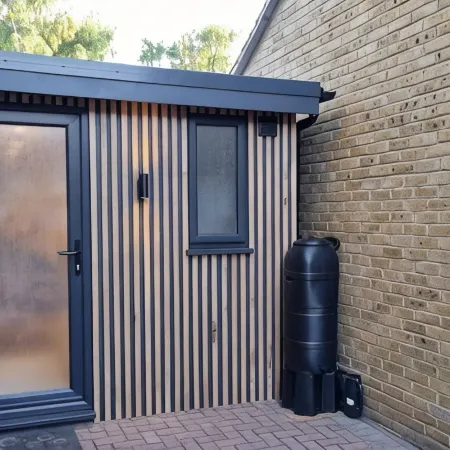 1 bed self-contained annex, with off-road parking.
