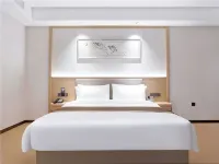 Runchang Kunpeng Hotel (West Ancient Town) โรงแรมในมานาส