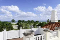 The Villa Casa Casuarina - Romantic