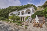 Marciana Hills Apartments - Park Yeri