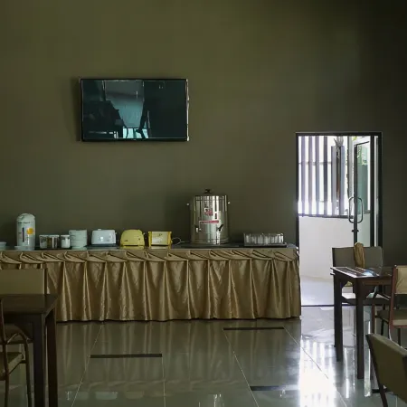 Pimann Place Hotel Отели рядом с достопримечательностью «Монумент Короля Менграи»