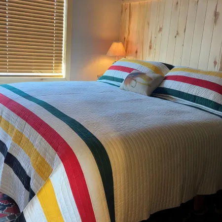 Cozy Ranch Setting Apartment Only 20 Minutes to Glacier National Park
