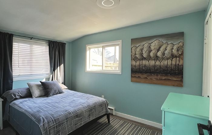 Little Blue on Second St! Cozy & close to the beach, pub, bar, and downtown!