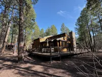 Pinetop鄉村俱樂部靜謐山間度假、設施齊全、提供Wi‑Fi的木屋 - 民宿