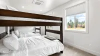 Brand New 3600 SF 3-Primary Suite Mountain Getaway
