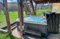 Hot Tub + Mtn Views • 6Br 3BA • ~15 Min to Psu